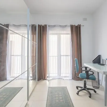 Lejlighed Smart Cosy - 10 Mins Walk From The Beach Is-Swieqi