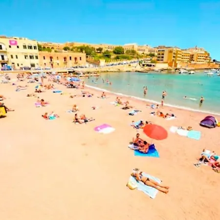 Smart Cosy - 10 Mins Walk From The Beach