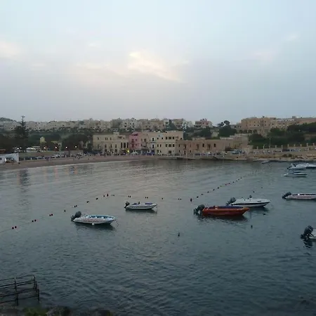 Smart Cosy - 10 Mins Walk From The Beach Apartment *
